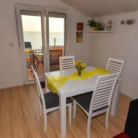 Apartments By The Sea Rtina - Miletici, Zadar - 11548 * Razanac